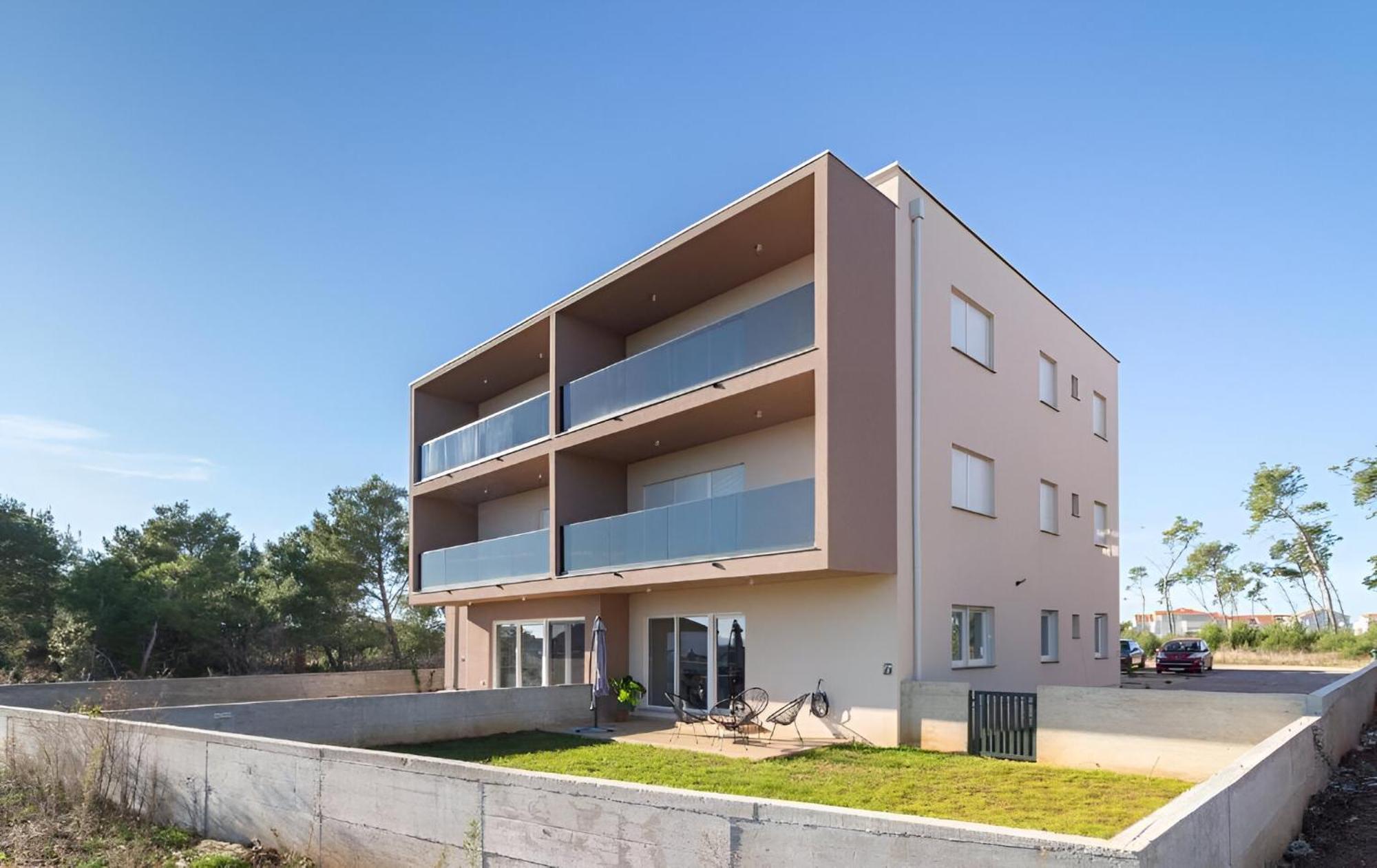 Modern And Spacious Apartment Helena Near The Beach Privlaka  Exterior foto