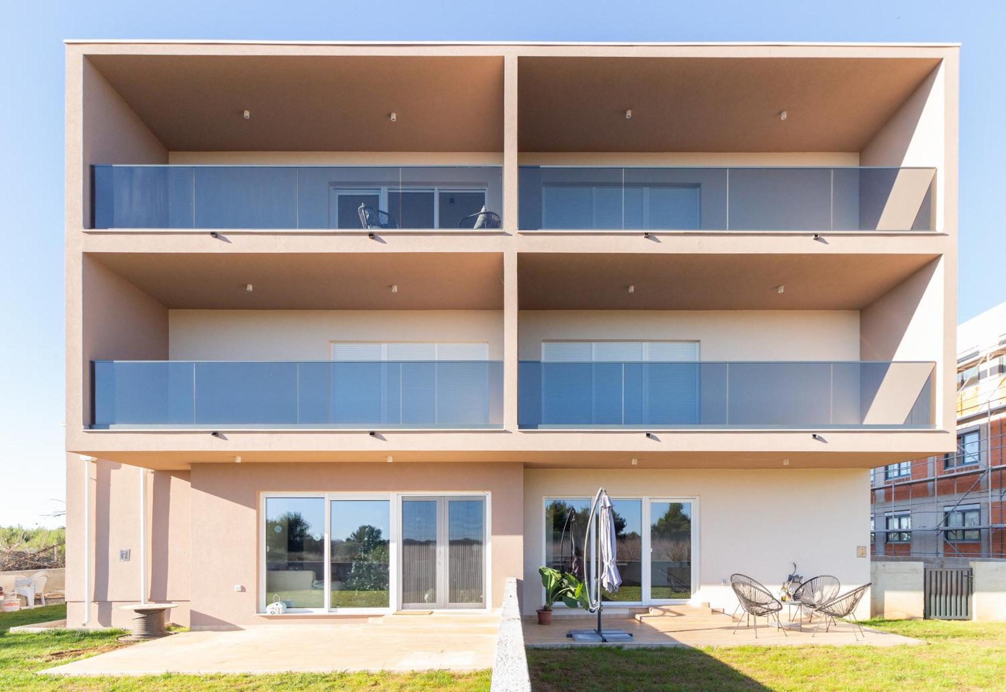 Modern And Spacious Apartment Helena Near The Beach Privlaka  Exterior foto